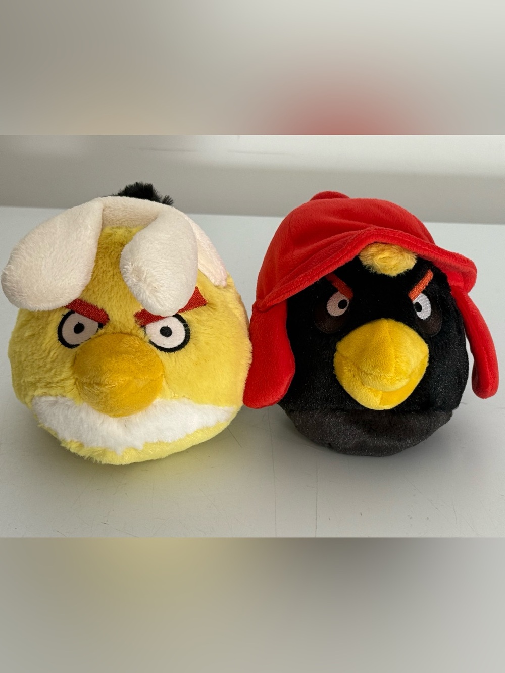 Angry Birds Plush Birds Set of 2- limited edition Bomb & Chuck